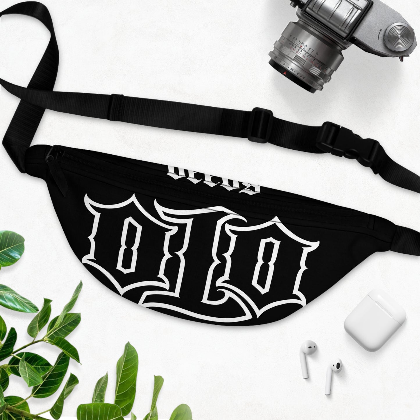 010 Fanny pack